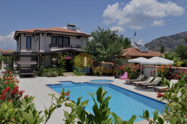 ListGlobally luxury buyer report in Turkey