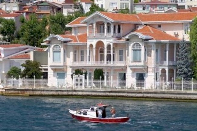 There are almost no mansions left for sale in the middle segment on the Bosphorus