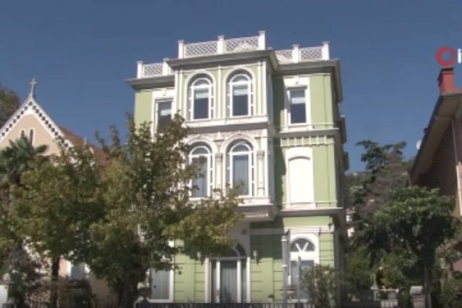 The roadside mansion in Sarıyer was put up for sale at a record price