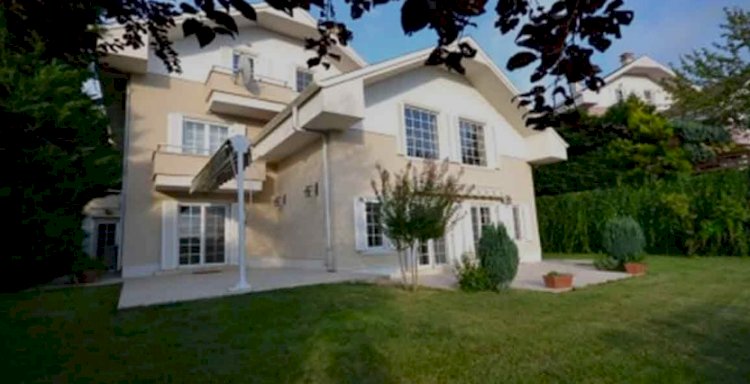 Do not decide to buy an upper segment villa without seeing the Beykoz Acarkent villa area.