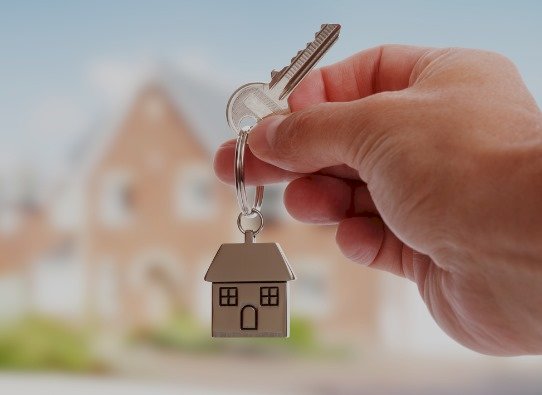 When does the real estate owner start thinking in parallel with the authorized real estate agent?